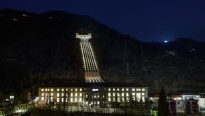 Foto dell' edificio della centrale idroelettrica di Cardano